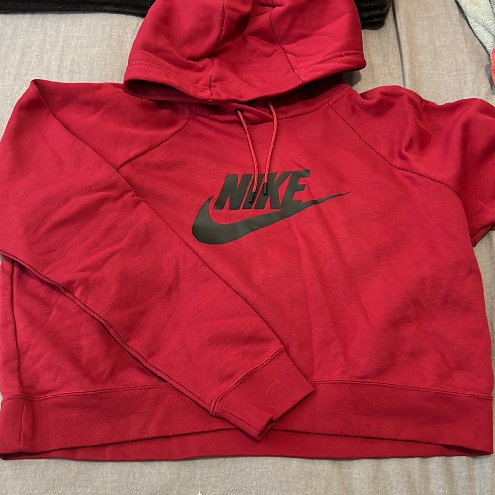 Brand New Women’s Nike Cropped Sweatshirt